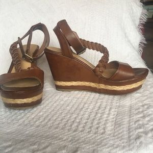 Maurices wedge heels size 6